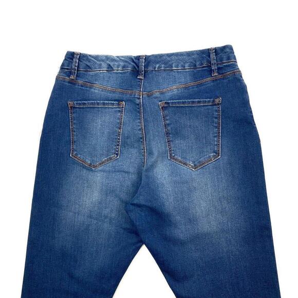 Bandolino Smooth Operator Skimmer Women's size 10 Blue Denim jean Shorts - Picture 2 of 4